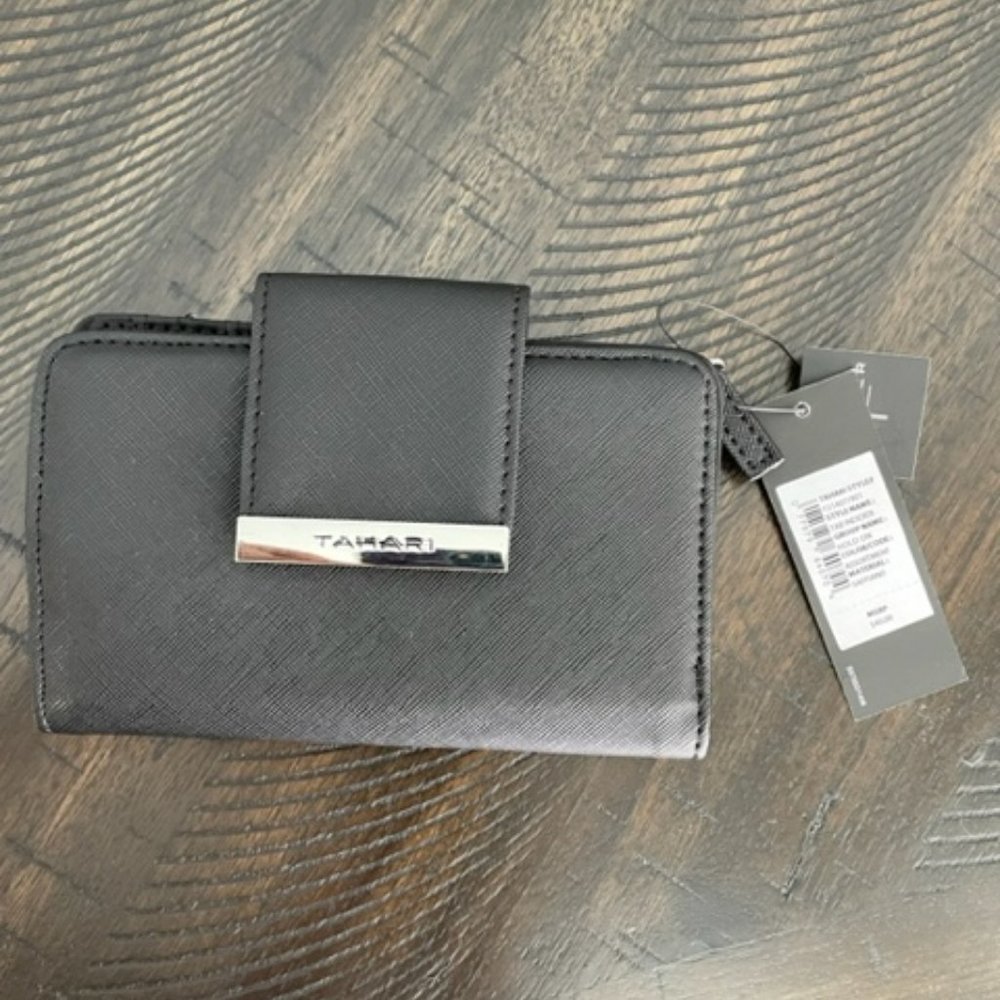 Tahari wallet